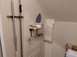 Maisons de vacances Maison de charme renovee au coeur du Val de Loire avec parking et wifi inclus - FR-1-590-526 : photos des chambres