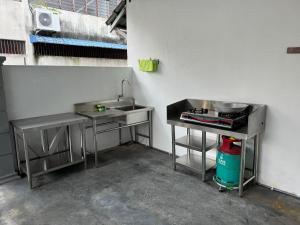Sevenseas Saroja Homestay