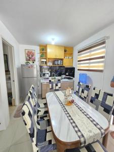 Cozy 4BR Diamond near Airport DArches Place