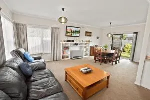 The Aviary - بيرنسدال