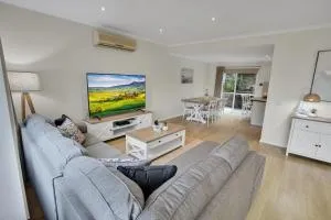 Bliss by the Bay - Swan Reach