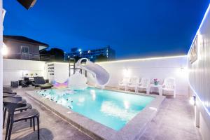 Your Story pool villa