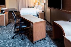 Large King Room with Sofa Bed room in Courtyard by Marriott Tampa Northwest/Veterans Expressway