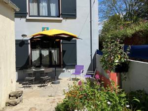 Maisons de vacances Charmante maison renovee au coeur de Groix - FR-1-813-12 : photos des chambres