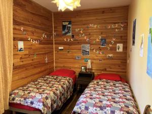 Maisons de vacances Charmante maison renovee au coeur de Groix - FR-1-813-12 : photos des chambres