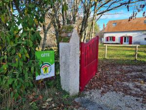Maisons de vacances Gite de charme au Val de Loire, pres d-Orleans - FR-1-590-534 : photos des chambres