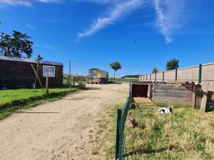 Roulotte authentique en pleine nature près de Nancy - FR-1-584-363