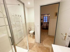 Maisons de vacances Gite Touraine confort moderne avec wifi et parking prive - FR-1-381-603 : photos des chambres