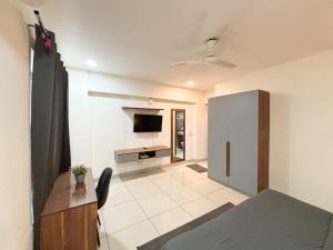 Housr Sector 28 Near to Phase 1 Metro Station