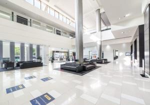 Mantra on View Surfers Paradise by ReadyStay