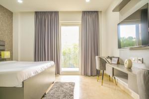 Housr Sector 28 Gurgaon Near IFFCO Chowk Metro Station