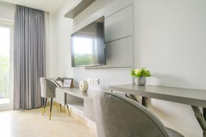 Housr Sector 28 Gurgaon Near IFFCO Chowk Metro Station