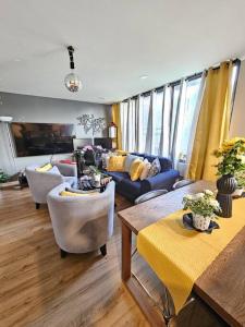 Two-Bedroom Apartment room in Stylish Cozy Well-equipped Apt in Braintree MA