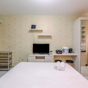 Relax and Homey Studio Room at Cinere Resort Apartment By Travelio