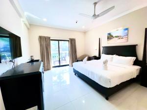 Silver Sands Sunshine - Angaara