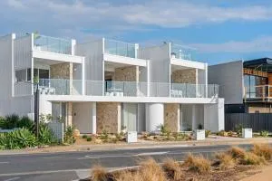 Sunsets Aldinga Beach, 4 king rooms, rooftop, incredible views - 阿丁格海滩