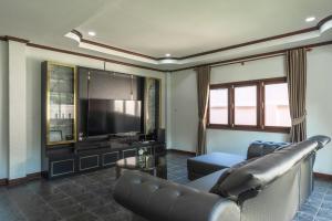 V155 4BR Large Family Villa Chalong