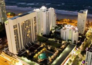 Mantra on View Surfers Paradise by ReadyStay