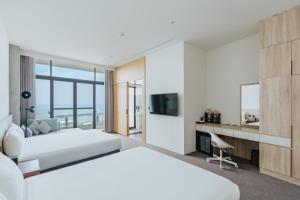 Phòng 4 người có tầm nhìn ra quang cảnh xung quanh (Quadruple Room with View)