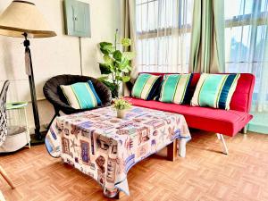 Departamento centrico, 2 habitaciones , 4 camas matrimoniales, 1 bano completo, 1 estacionamiento