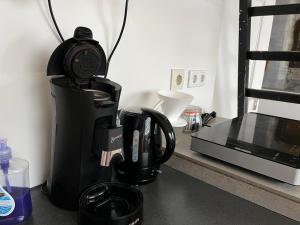 Zolderstudio dichtbij Goffert met eigen badkamer en WC, eigen keuken, eigen ingang