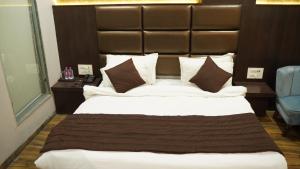 Raas Mahal-Hotel In Jaipur Near Tourist Places