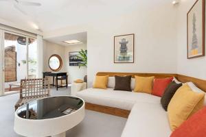 Villa Biro - Stylish 2BR Umalas Villa with AC Living Room & Rice Field Views