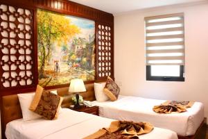 DE LA SOIE Hotel & Travel