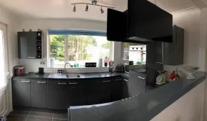 Limegrove Comfortable Three Bedroom House - Newmains