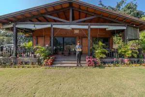SaffronStays Timber Crest - Chamba