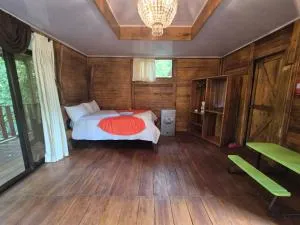 Rio Celeste Ecolodge - Caño Negro