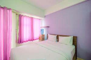 Comfort Studio at Margonda Residence 3 Apartment By Travelio