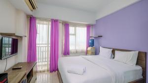 Comfort Studio at Margonda Residence 3 Apartment By Travelio