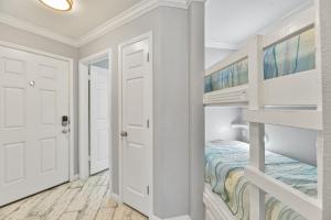 Seascape 1318 Hotel Room