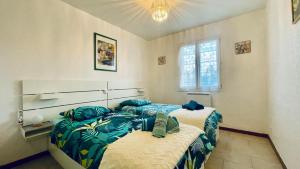 Appartements Rendez-vous au soleil de Provence - gite 4 personnes 80m2 - coin jardin - climatisation : photos des chambres