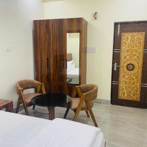 Le Platinum Hotels & Banquet