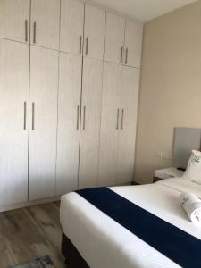 Serene one bedroom at silverstone apartments