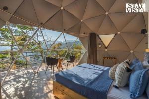 StayVista at Ilika - Heated Infinity Plunge Pool and Jacuzzi