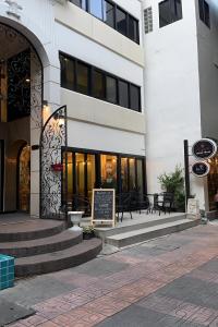 BnB98 Silom Hotel