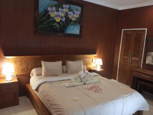 Phòng Có Giường Cỡ King Nhìn Ra Hồ Bơi (King Room with Pool View)