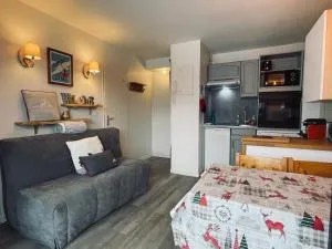 Studio ski aux pieds vue superbe sur les pistes - Les Gets