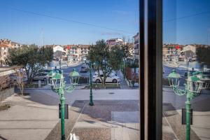Villa Denis - Stylisches Premium Altstadt-Apartment mit Hafenblick & 2 Bädern