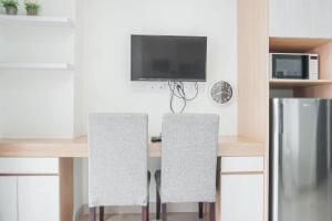 Best Studio with Pool View at Menteng Park Apartment By Travelio