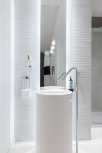 Phos - White Tower #Skgbnb