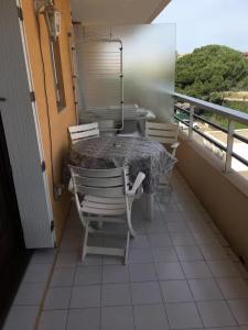 Fréjus, 200 m des plages appart f1 avec piscine