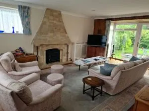 Spacious detached 4 bed in Belgrave Park, Chester, plenty of Parking! - Hough Green