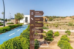 HigueronRentals Sandalo