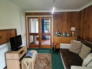 Spacious detached 4 bed in Belgrave Park, Chester, plenty of Parking!