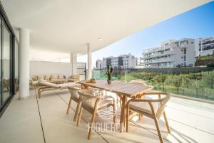 HigueronRentals Sandalo