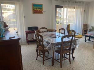 Appartements Au coeur de Cavalaire sur mer : photos des chambres